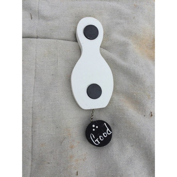 Vintage 6.5” Bowling magnet good bad wood rustic primitive farmhouse country - Picture 6 of 9